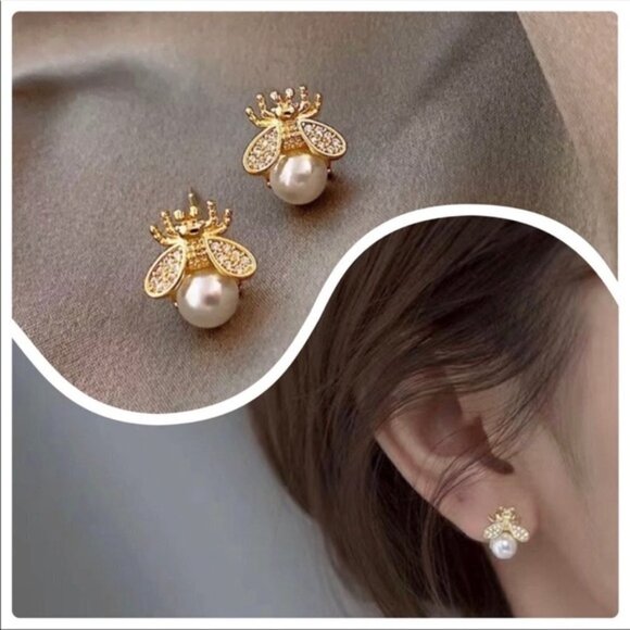 Gold Pearl Bee Stud Earrings - Picture 4 of 5